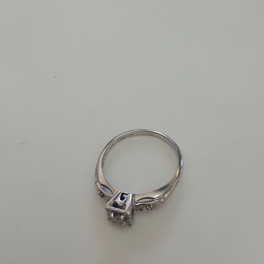 ANILLITO ORO, ORO BLANCO 14 K 2 GRMS (SEMINUEVO)