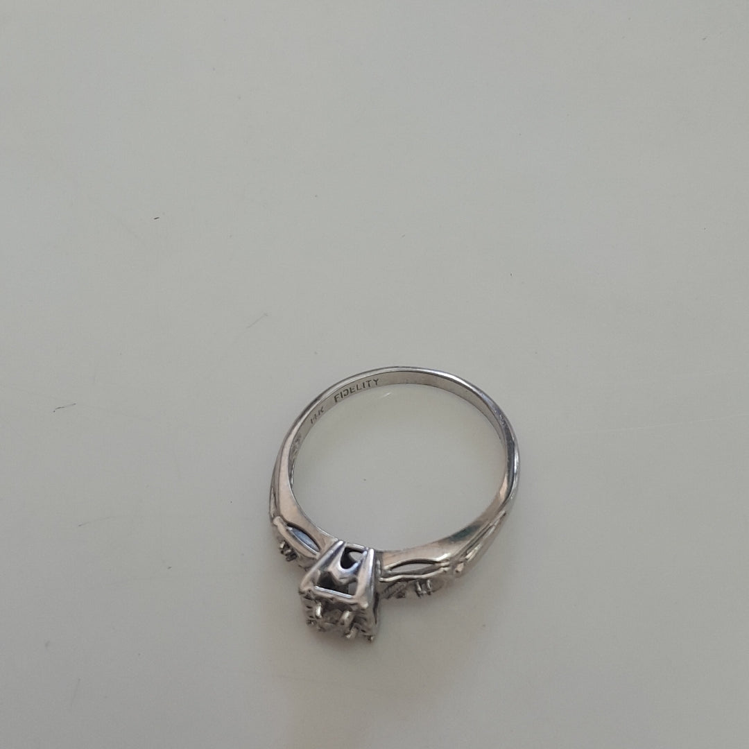 ANILLITO ORO, ORO BLANCO 14 K 2 GRMS (SEMINUEVO)
