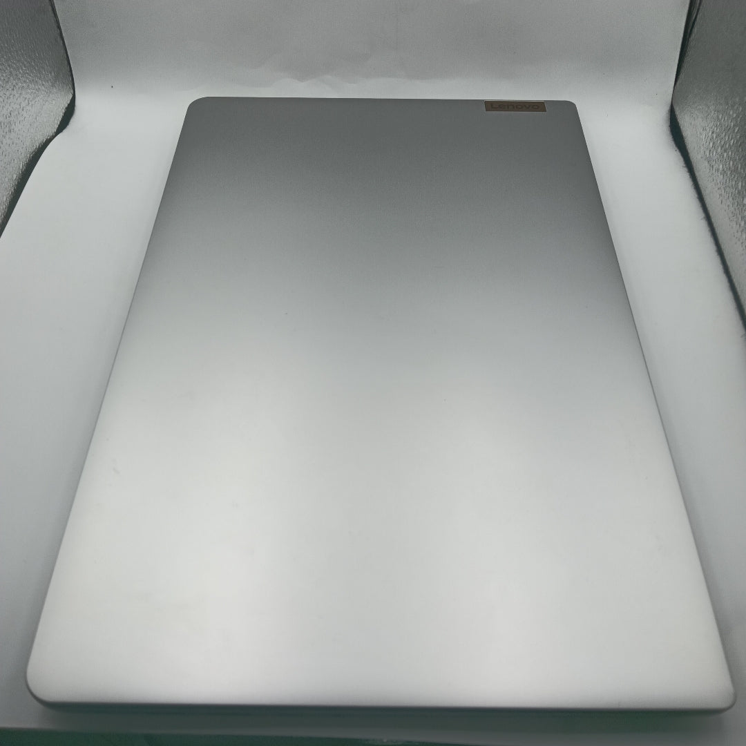 LAPTOP LENOVO IDEAPAD 1 15IGL7 (2024) 256 GB SSD 8 GB RAM (SEMINUEVO)