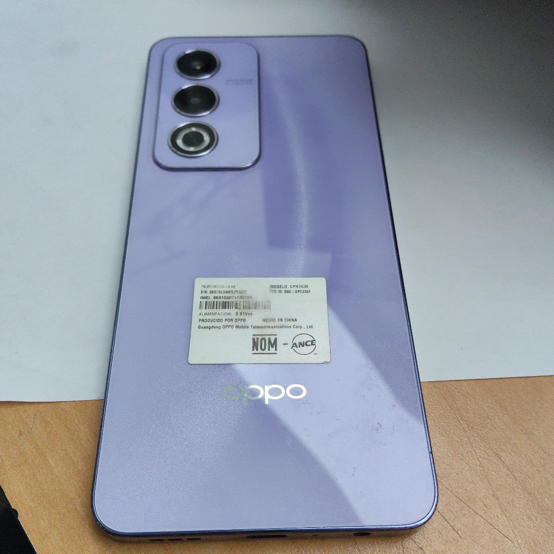 CELULAR OPPO A80 5G CPH2639 (2024) 256 GB 8 GB RAM (SEMINUEVO)