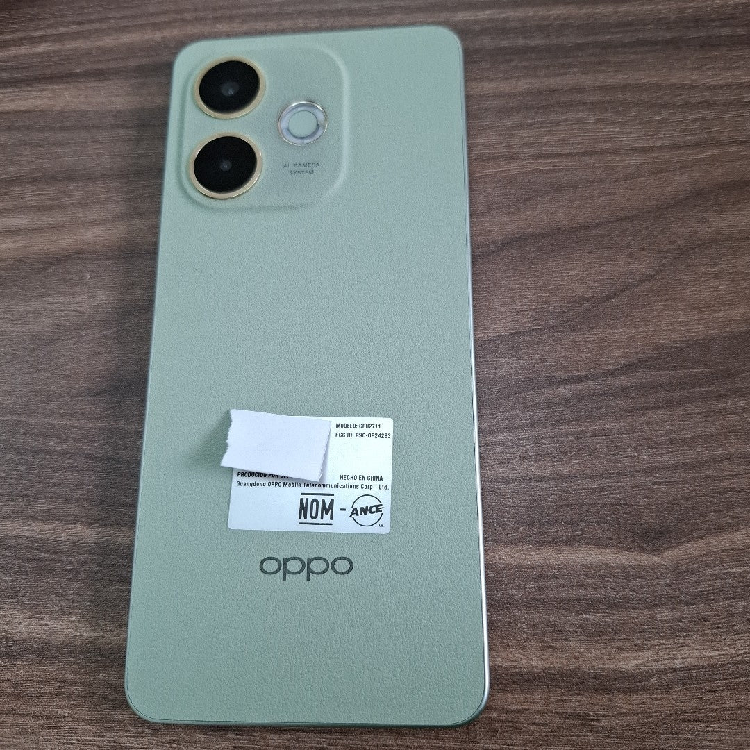 CELULAR OPPO A5 PRO CPH2711 (2025) 256 GB 8 GB RAM (SEMINUEVO)