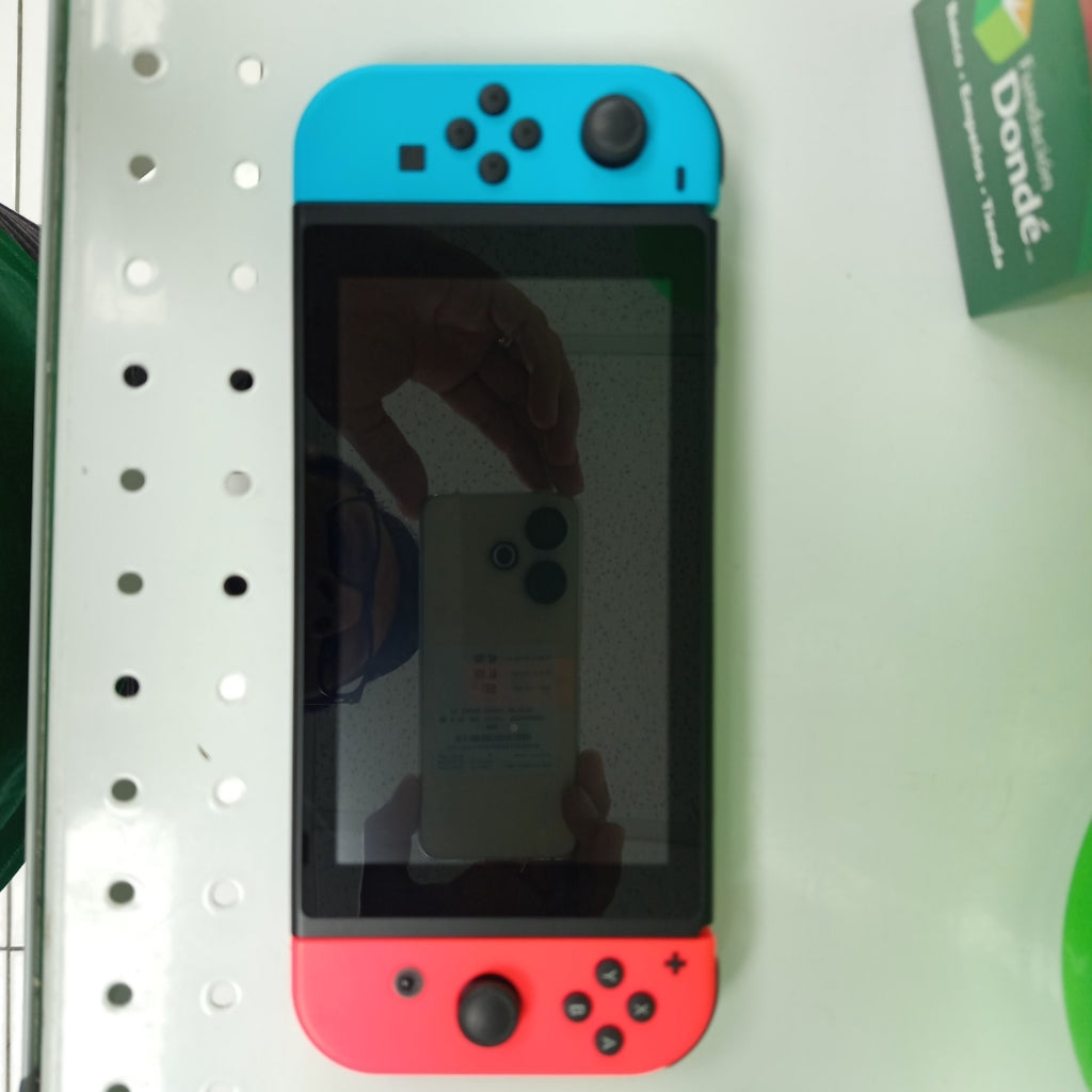 CONSOLA DE VIDEOJUEGO NINTENDO SWITCH 1.1 32 GB (SEMINUEVO)