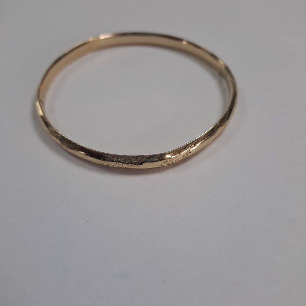 PULSERA RIGIDA ORO 10 K 5.3 GRMS (SEMINUEVO)