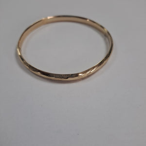 PULSERA RIGIDA ORO 10 K 5.3 GRMS (SEMINUEVO)