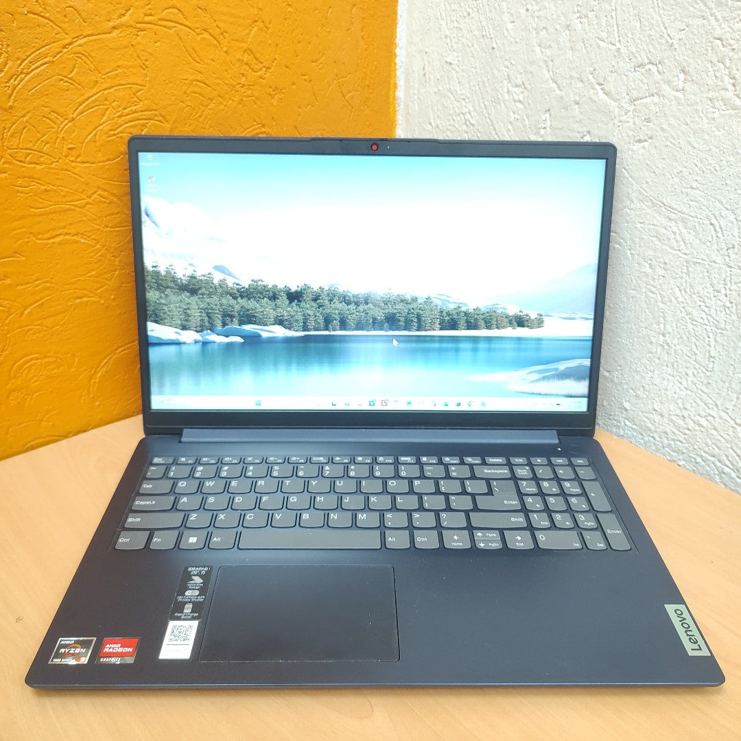 LAPTOP LENOVO IDEAPAD 1 15AMN7 (2024) 256 GB SSD 8 GB RAM (SEMINUEVO)