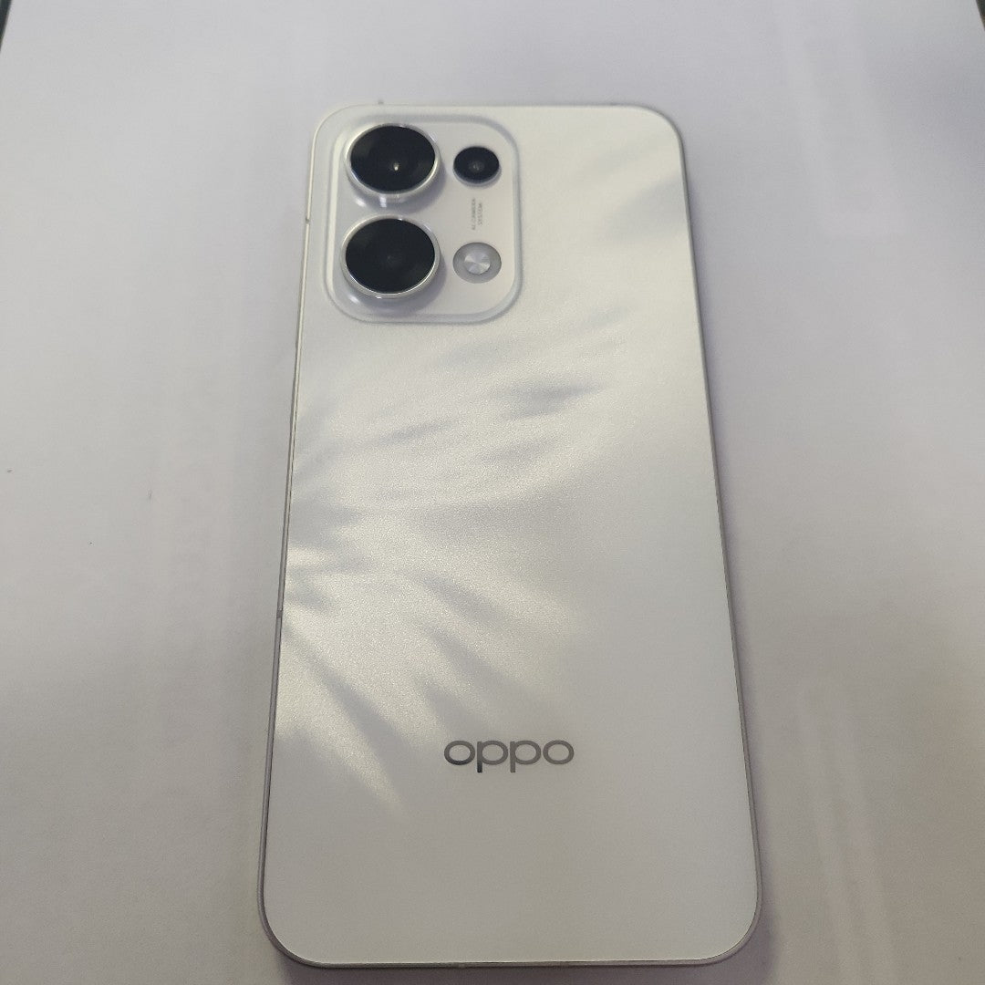 CELULAR OPPO RENO13 5G CPH2689 (2024) 512 GB 12 GB RAM (SEMINUEVO)