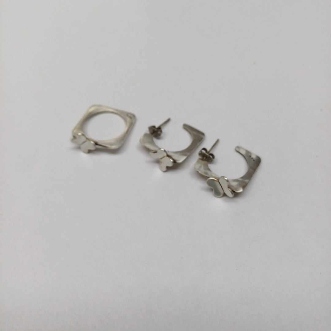 ANILLITO, ARETES PAR PLATA 8.2 GRMS (SEMINUEVO)