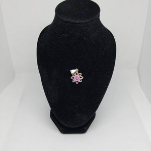 DIJE FLOR CON PIEDRA ROSA PLATA .925 2.1 GR (NUEVO)