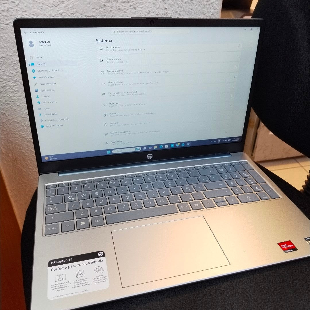 LAPTOP HP 15-FC0230LA (2025) 512 GB SSD 8 GB RAM (SEMINUEVO)