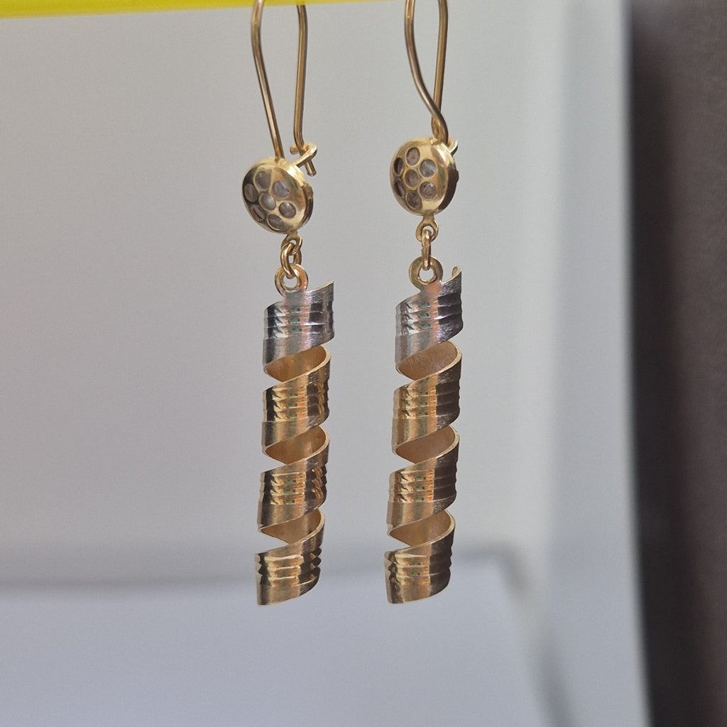 ARETES PAR ORO 14 K 3.9 GRMS (SEMINUEVO)