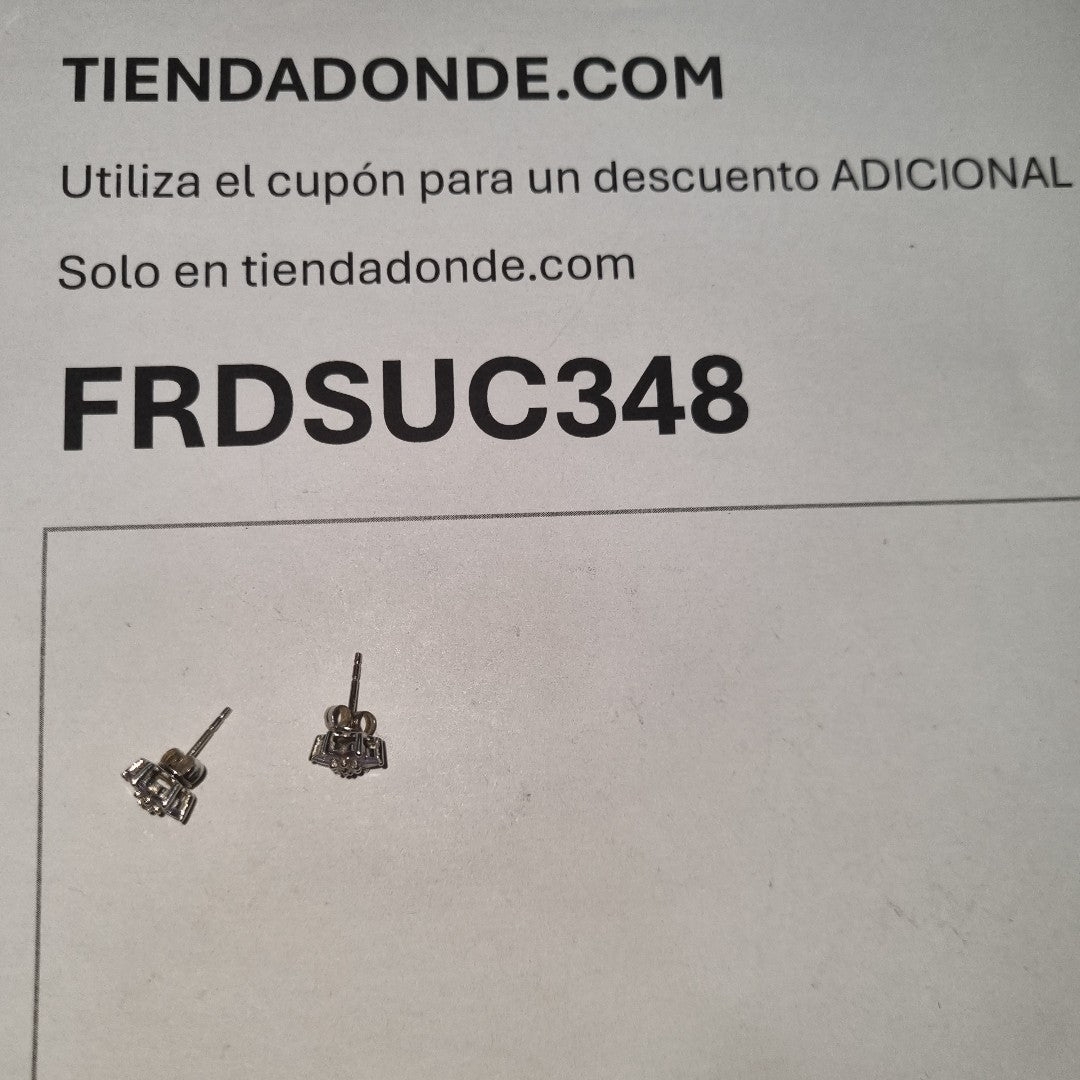 ARETES PAR ORO BLANCO 14 K 2 GRMS (SEMINUEVO)