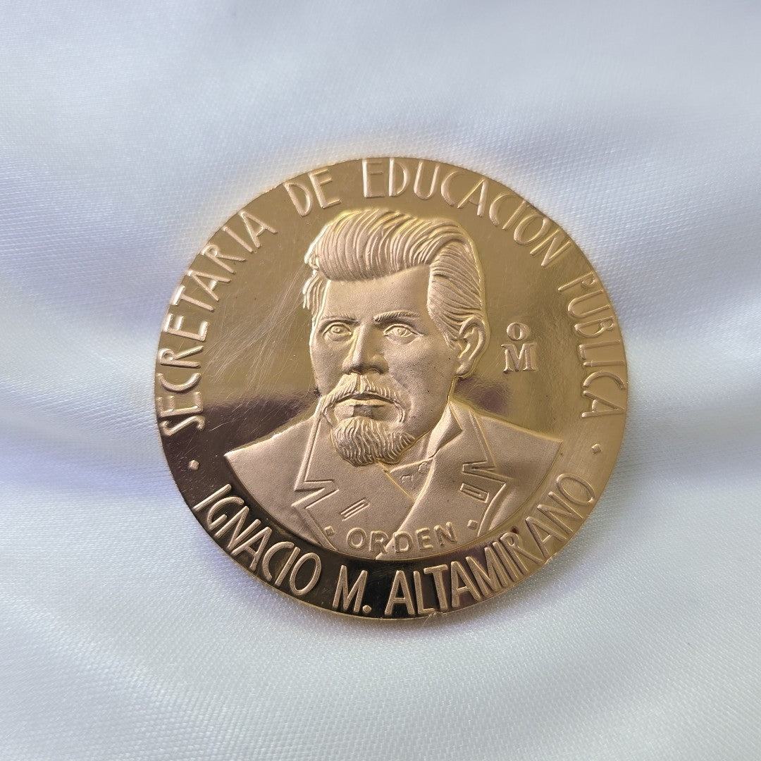 MEDALLA CONMEMORATIVA ORO 21 K 42,00 GRMS (SEMINUEVO)