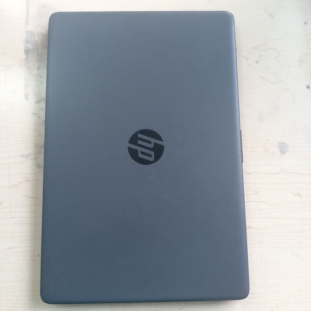 LAPTOP HP 255 G9 (2024) 512 GB SSD 8 GB RAM (SEMINUEVO)