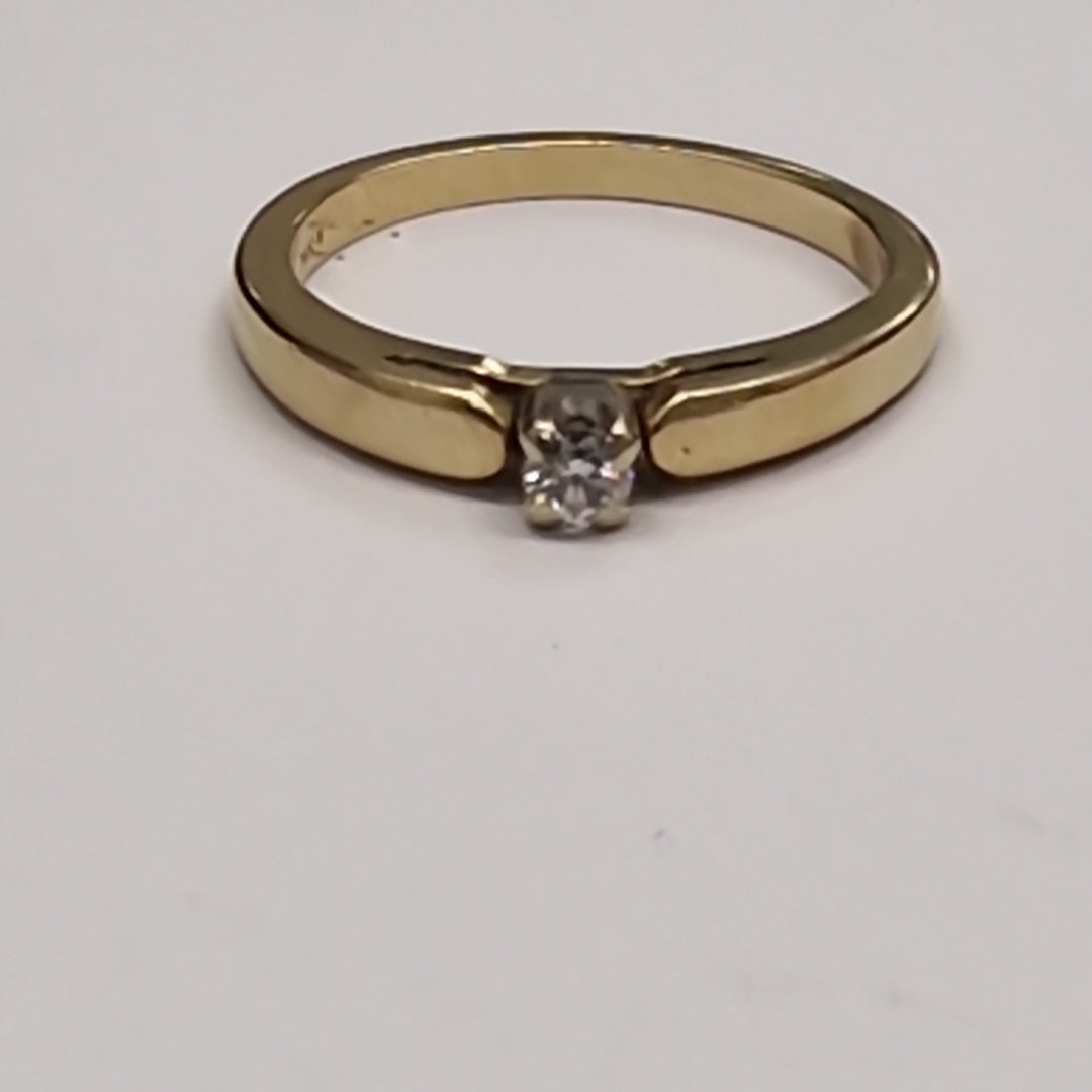 SOLITARIO ORO 14 K 2.9 GRMS (SEMINUEVO)