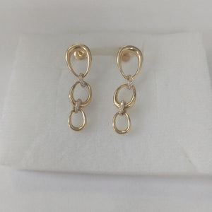 ARETES PAR ORO 18 K 7.7 GRMS (SEMINUEVO)