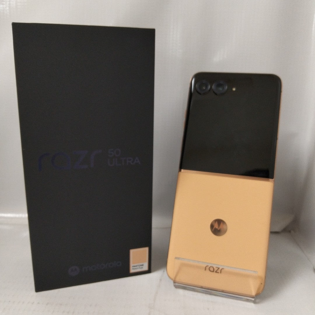 CELULAR MOTOROLA RAZR 50 ULTRA XT2451-3 (2024) 512 GB 12 GB RAM (SEMINUEVO)