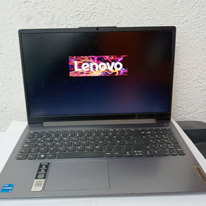 LAPTOP LENOVO IDEAPAD SLIM 3 15IAH8 (2023) 512 GB SSD 8 GB RAM