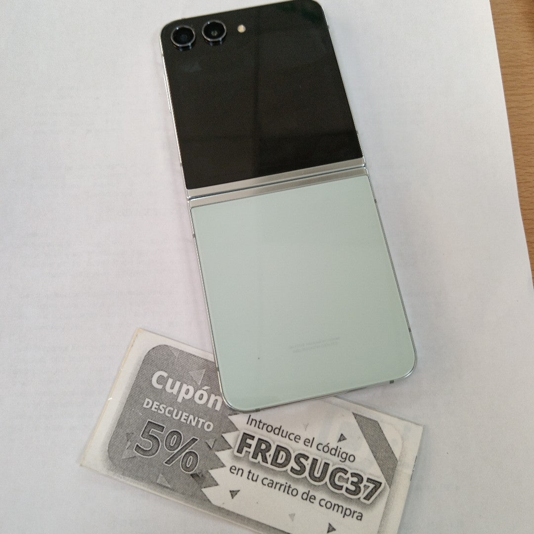 CELULAR SAMSUNG GALAXY Z FLIP 5 SM-F731B (2023) 256 GB 8 GB RAM (SEMINUEVO)