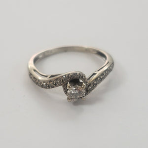 SOLITARIO ORO 18 K 2.3 GRMS (SEMINUEVO)