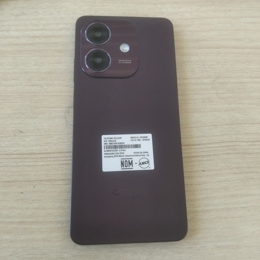CELULAR OPPO A40 CPH2669 (2024) 256 GB 4 GB RAM (SEMINUEVO)