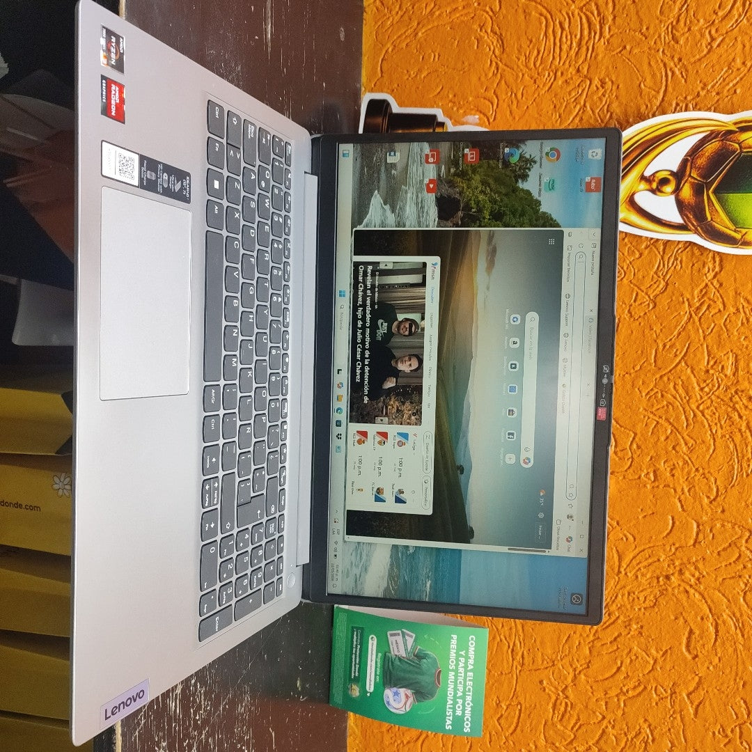 LAPTOP LENOVO IDEAPAD 1 15AMN7 (2023) 256 GB SSD 8 GB RAM (SEMINUEVO)