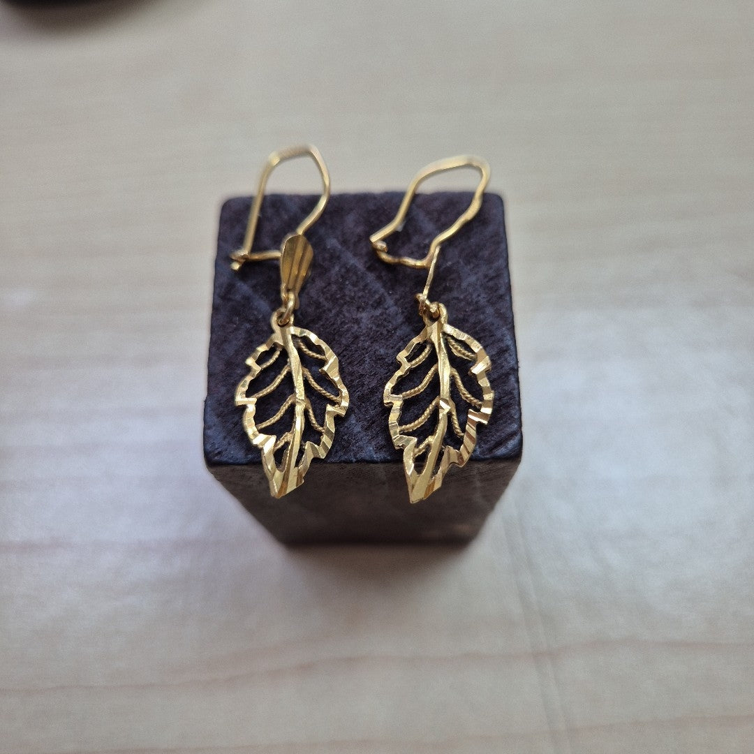 ARETES PAR ORO 18 K 2.4 GRMS (SEMINUEVO)