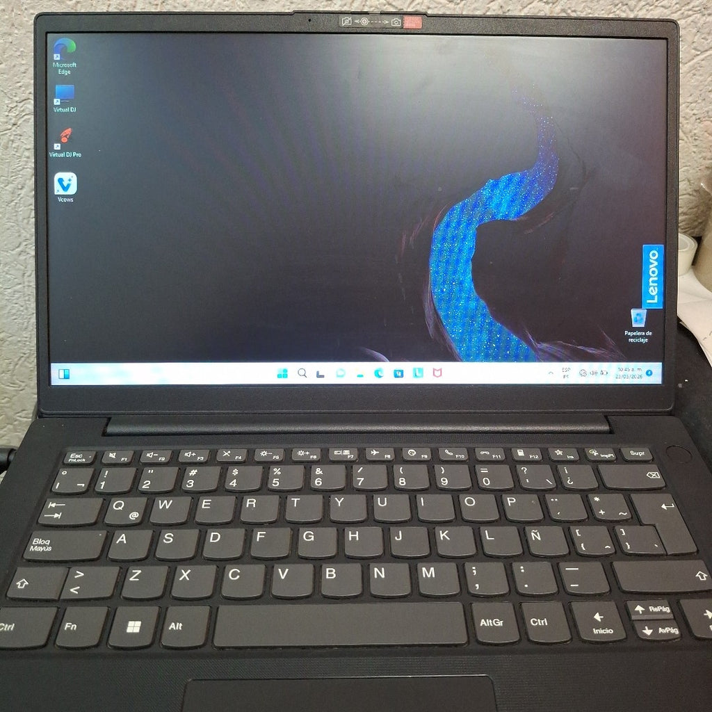 LAPTOP LENOVO V14 G2 IJL (2024) 128 GB SSD 4 GB RAM (SEMINUEVO)