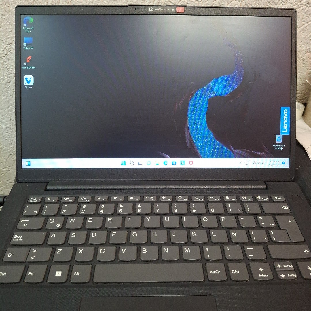 LAPTOP LENOVO V14 G2 IJL (2024) 128 GB SSD 4 GB RAM (SEMINUEVO)