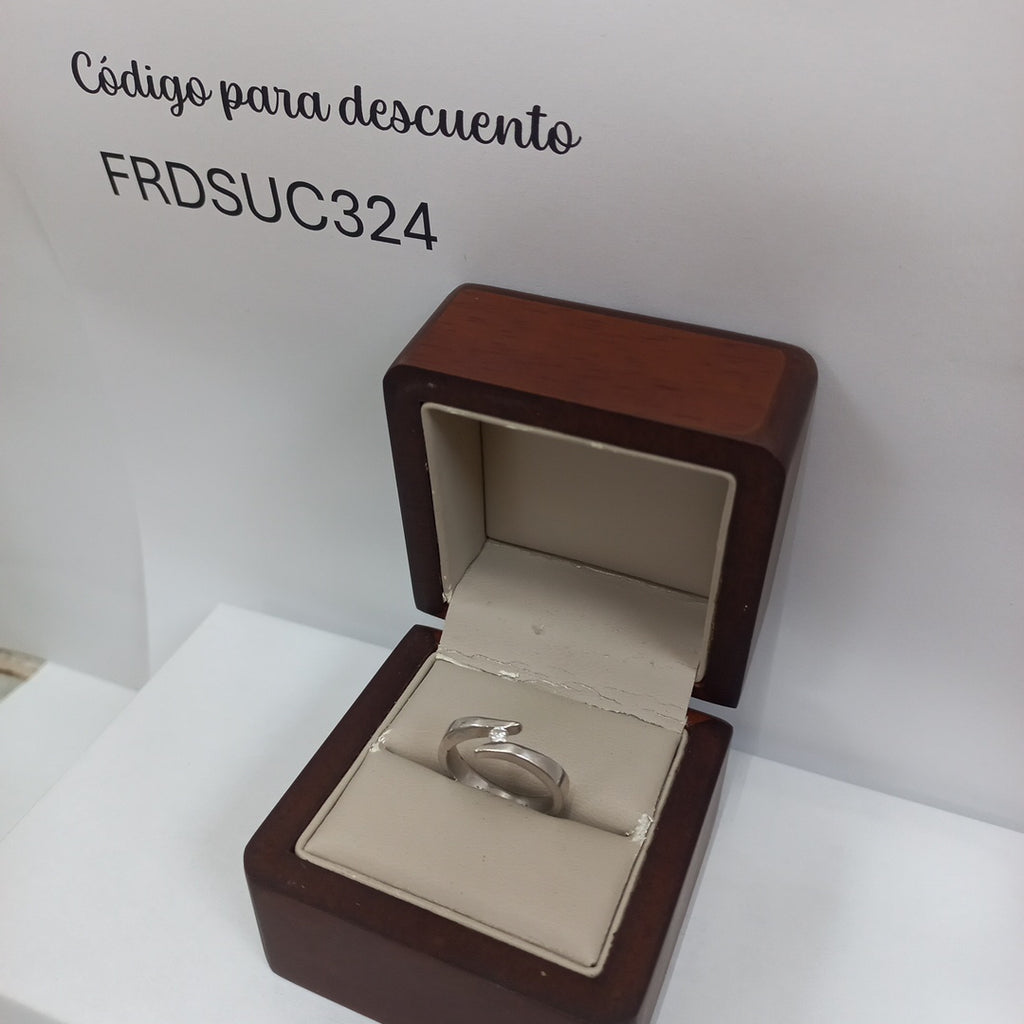 ANILLO, ROSARIO ORO BLANCO 14 K 4.3 GRMS (SEMINUEVO)