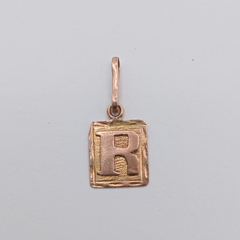 DIJE ORO 10 K 0.7 GRMS (SEMINUEVO)