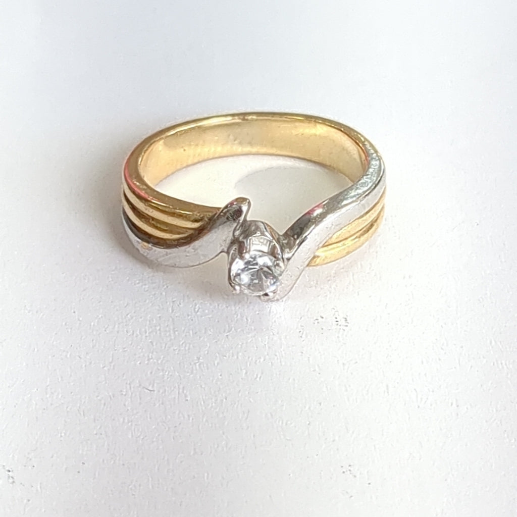 SOLITARIO ORO 14 K 4.8 GRMS (SEMINUEVO)