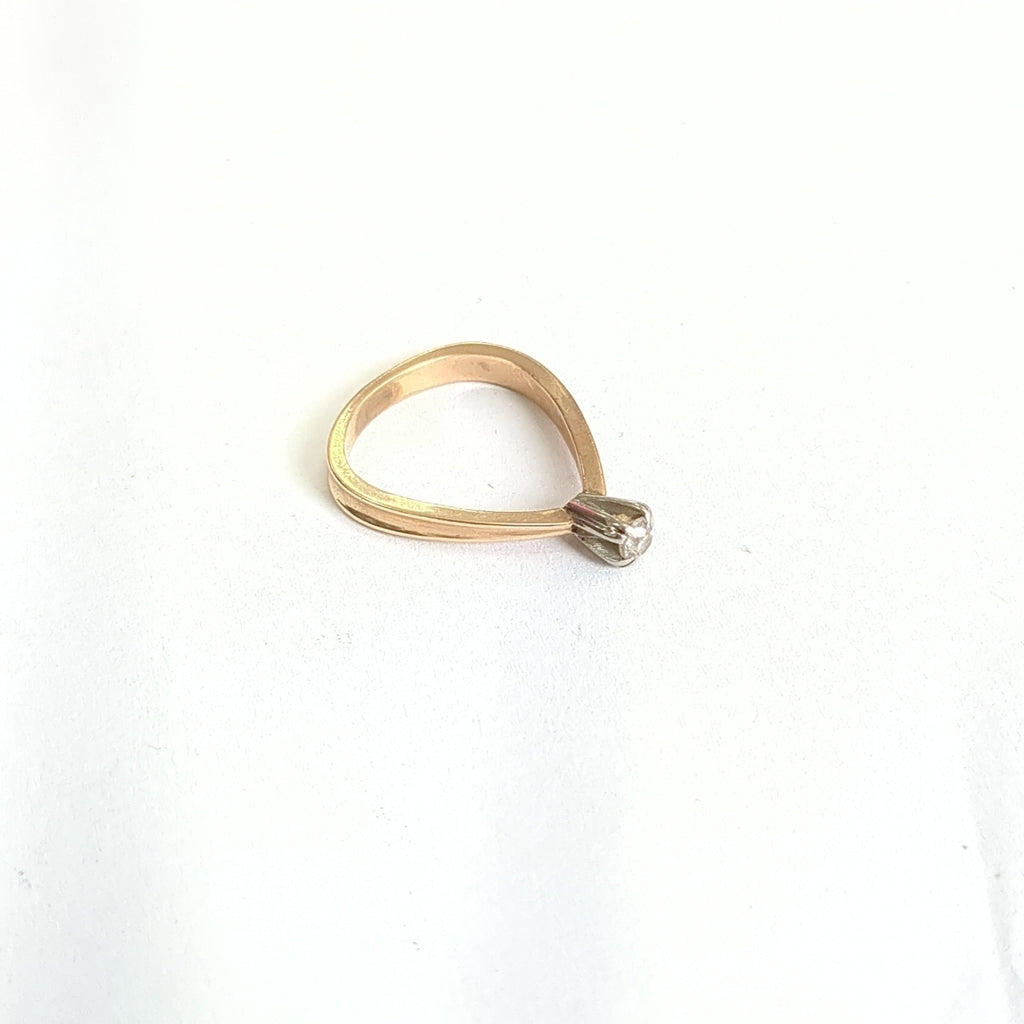 SOLITARIO ORO 14 K 2.7 GRMS (SEMINUEVO)