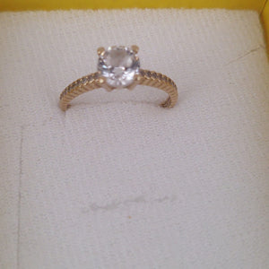 SOLITARIO ORO 14 K 2.3 GRMS (SEMINUEVO)