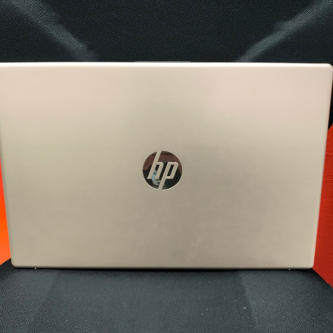 LAPTOP HP 15-FC0003LA (2023) 256 GB SSD 8 GB RAM (SEMINUEVO)
