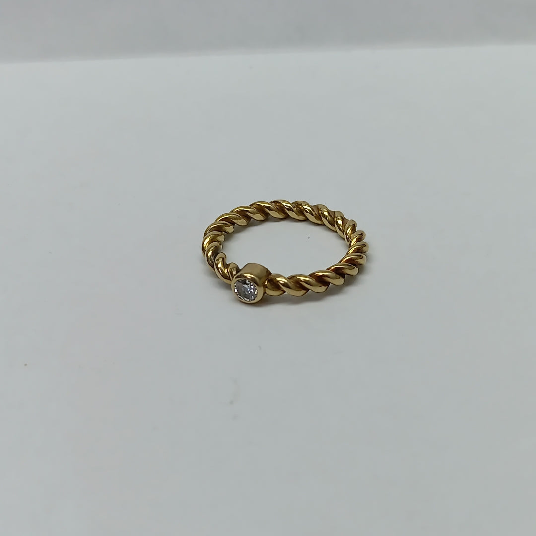 SOLITARIO ORO 18 K 3.2 GRMS (SEMINUEVO)