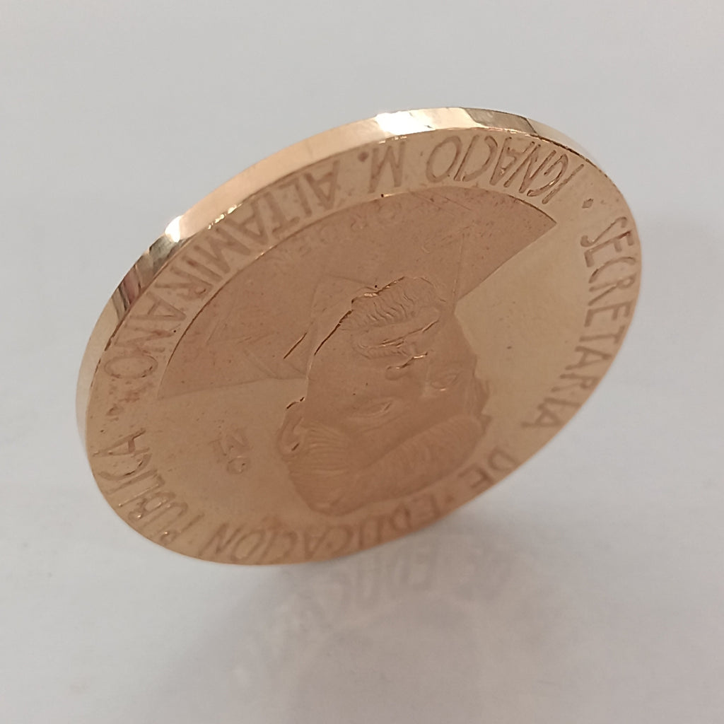 MEDALLA CONMEMORATIVA ORO 21 K 42 GRMS (SEMINUEVO)