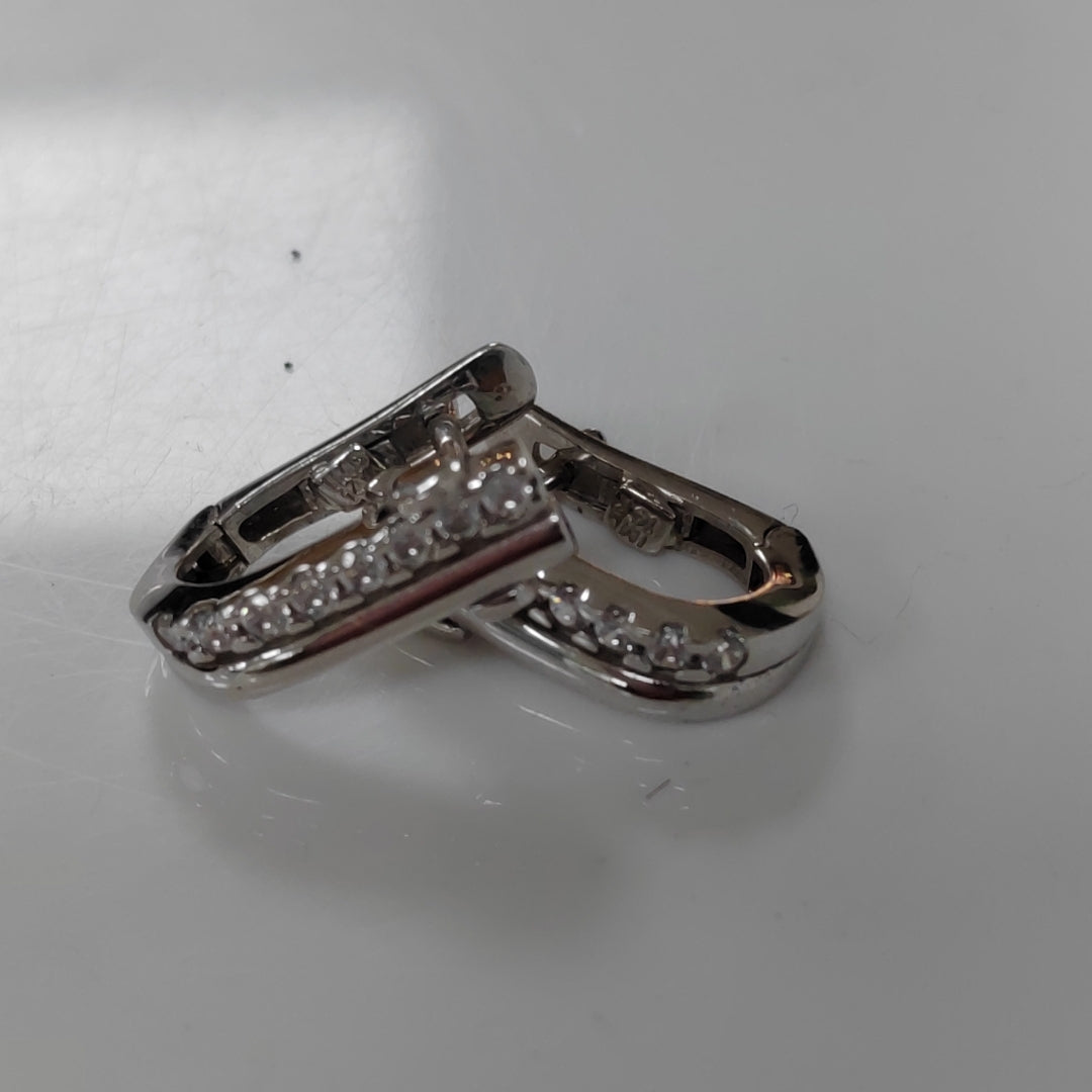 ARETES PAR ORO BLANCO 14 K 4.1 GRMS (SEMINUEVO)