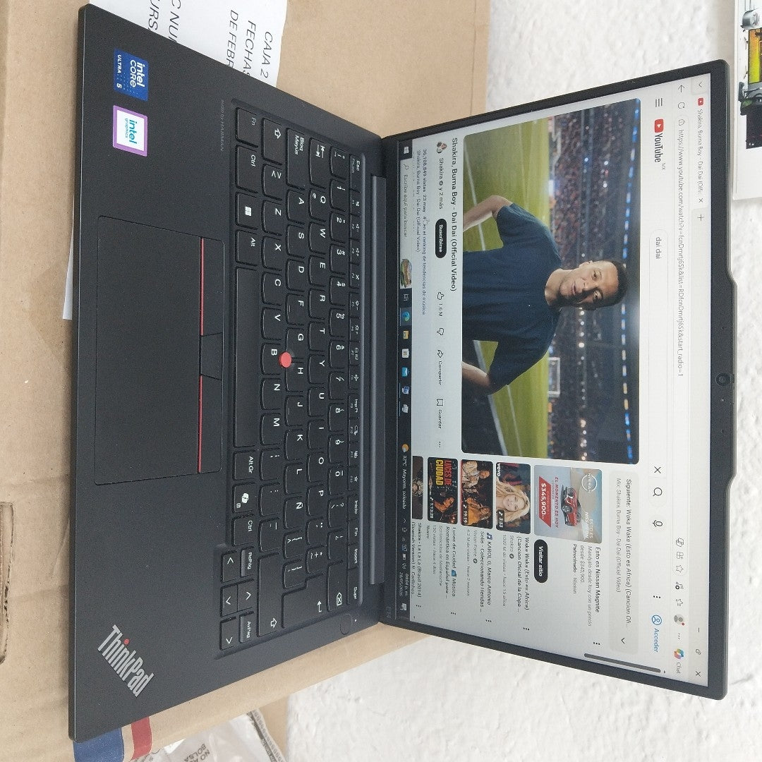 LAPTOP LENOVO THINKPAD E14 GEN 6 (2024) 512 GB SSD 16 GB RAM (SEMINUEVO)