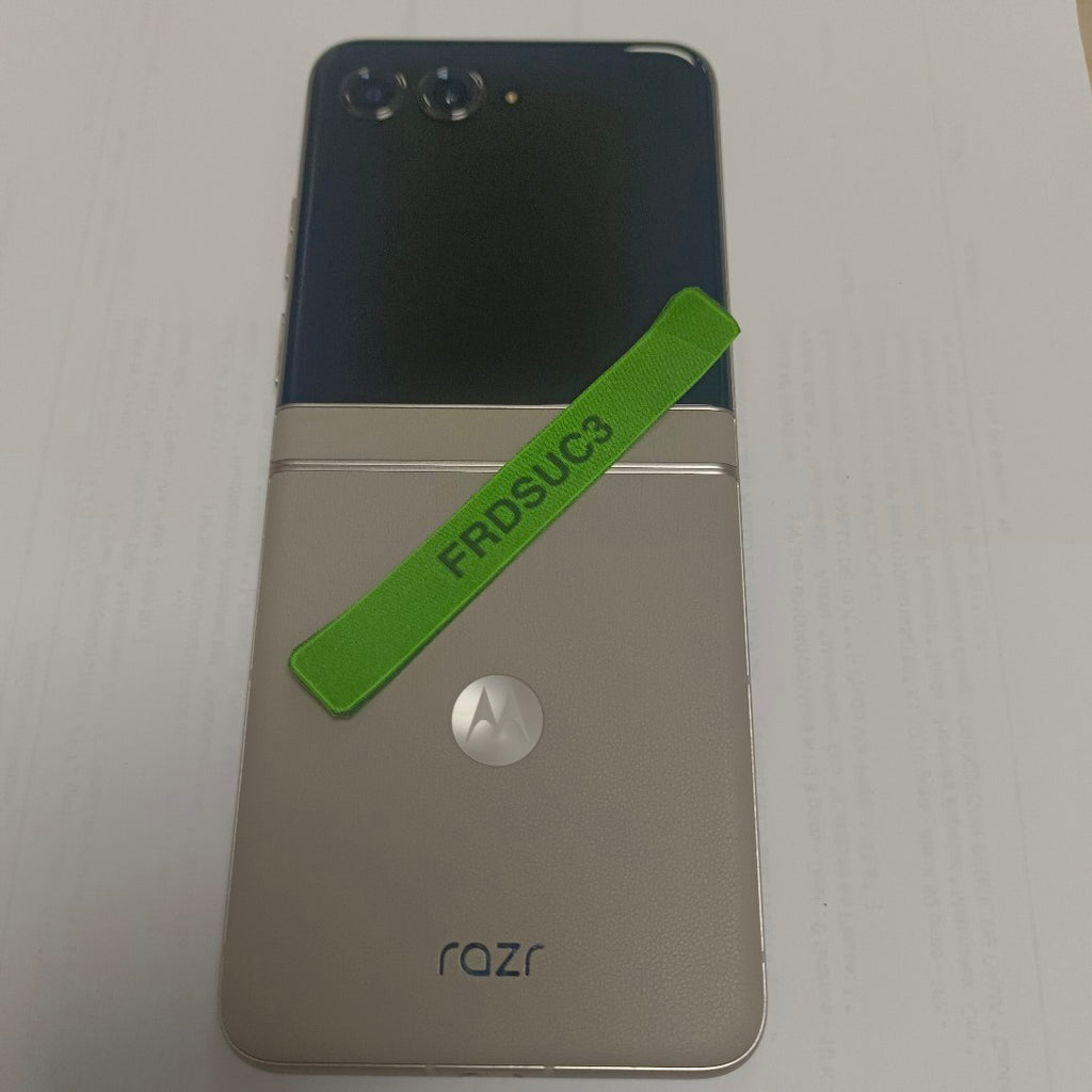 CELULAR MOTOROLA RAZR 50 5G XT2453-1 512 GB 12 GB RAM (SEMINUEVO)