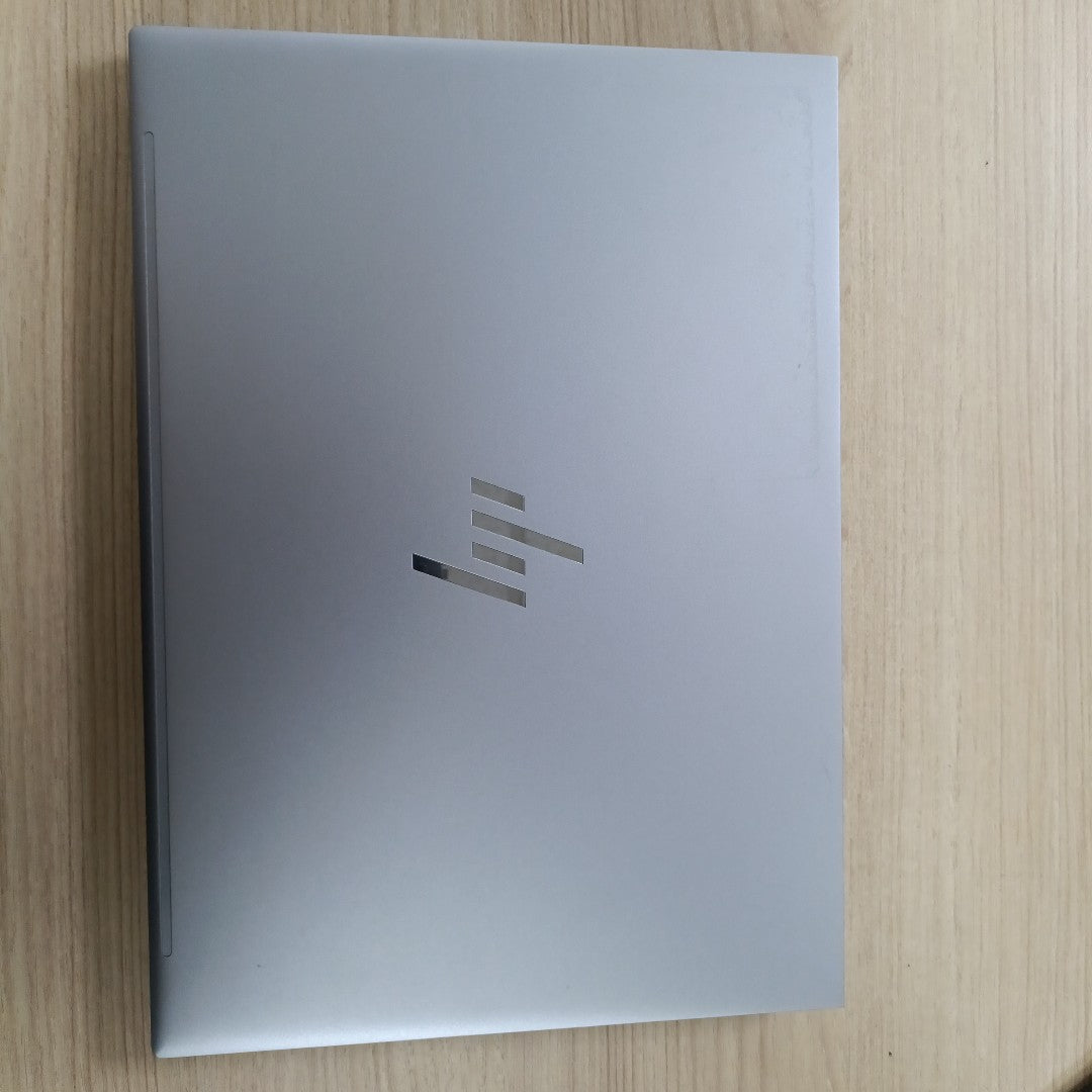 LAPTOP HP ZBOOK FIREFLY 14 G10 (2024) 256 GB SSD 16 GB RAM (SEMINUEVO)