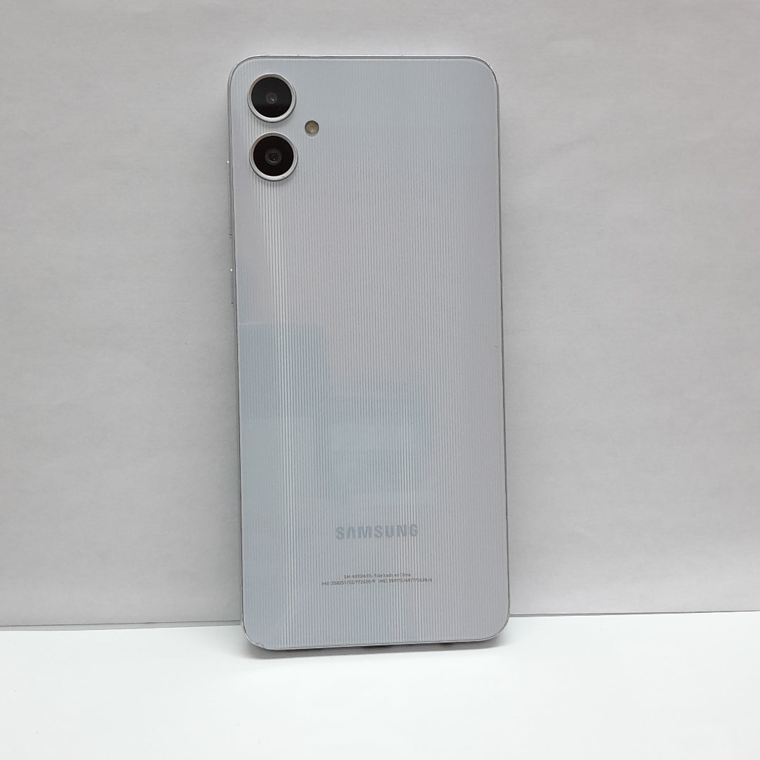CELULAR SAMSUNG GALAXY A05 SM-A055M (2023) 64 GB 4 GB RAM (SEMINUEVO)