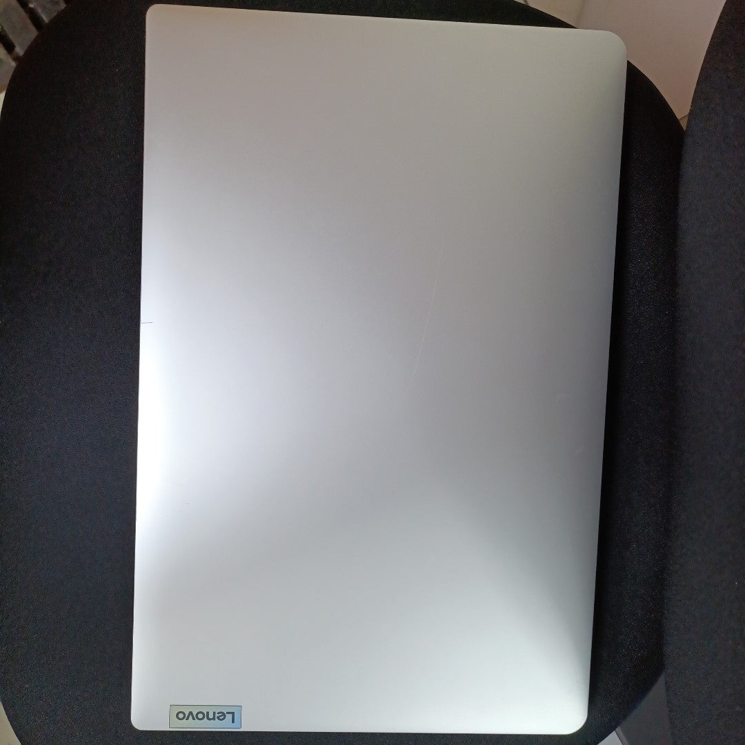 LAPTOP LENOVO IDEAPAD 1 15AMN7 (2024) 256 GB SSD 8 GB RAM (SEMINUEVO)