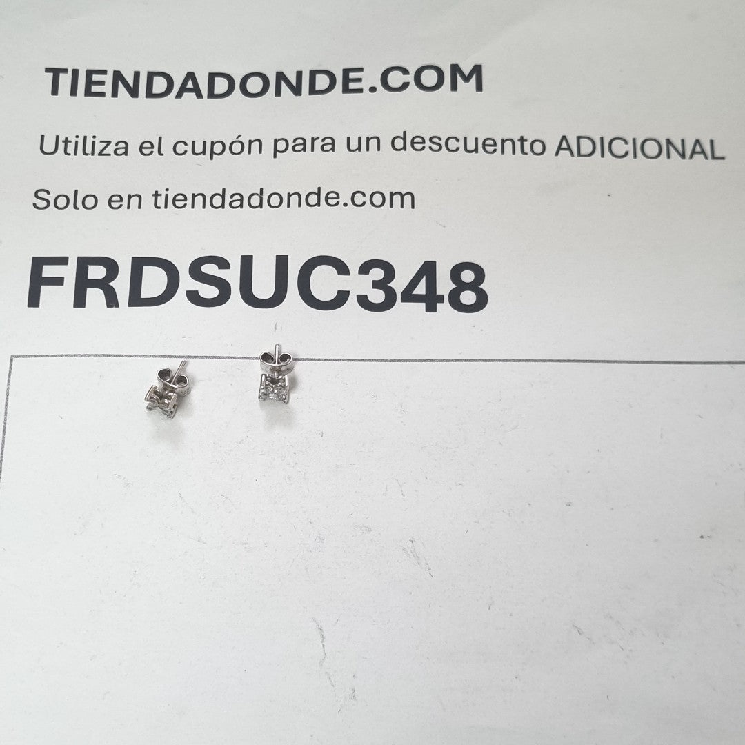 ARETES PAR ORO BLANCO 18 K 2 GRMS (SEMINUEVO)