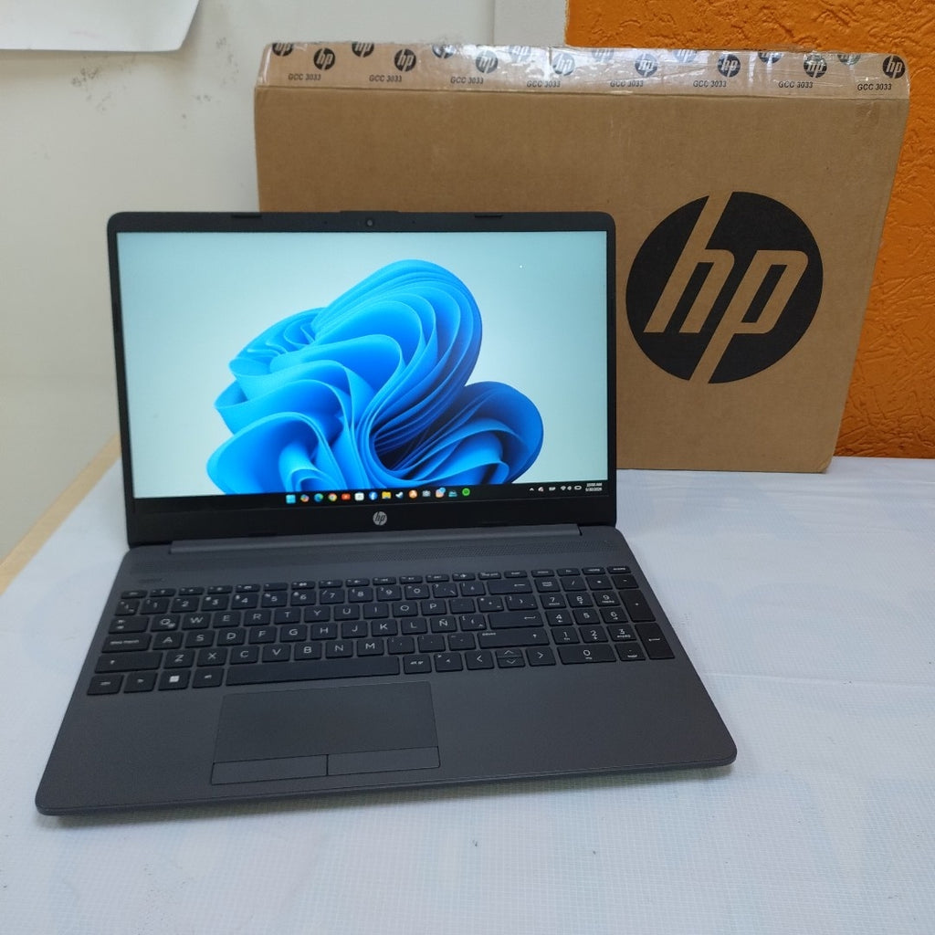 LAPTOP HP 255 G8 (2023) 256 GB SSD 8 GB RAM (SEMINUEVO)