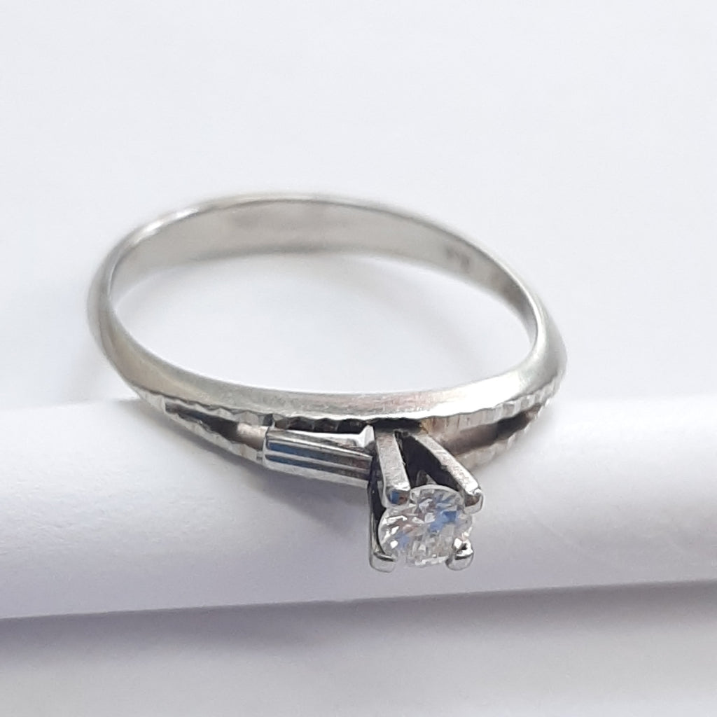 ANILLITO ORO BLANCO 14 K 2,50 GRMS (SEMINUEVO)