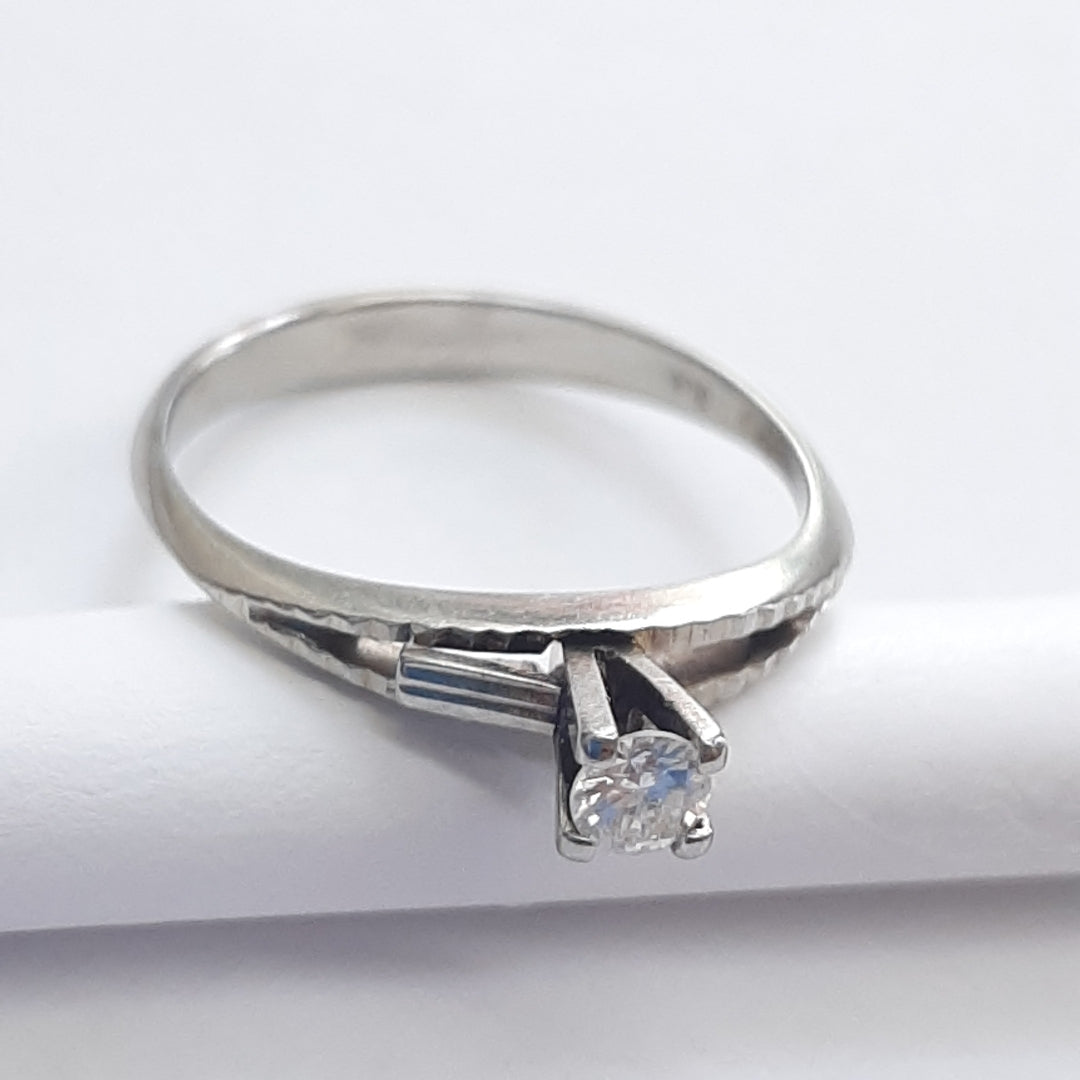 ANILLITO ORO BLANCO 14 K 2,50 GRMS (SEMINUEVO)