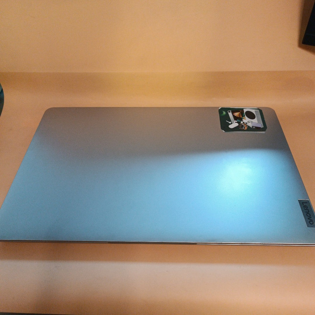 LAPTOP LENOVO IDEAPAD 1 15IGL7 (2024) 256 GB SSD 8 GB RAM (SEMINUEVO)
