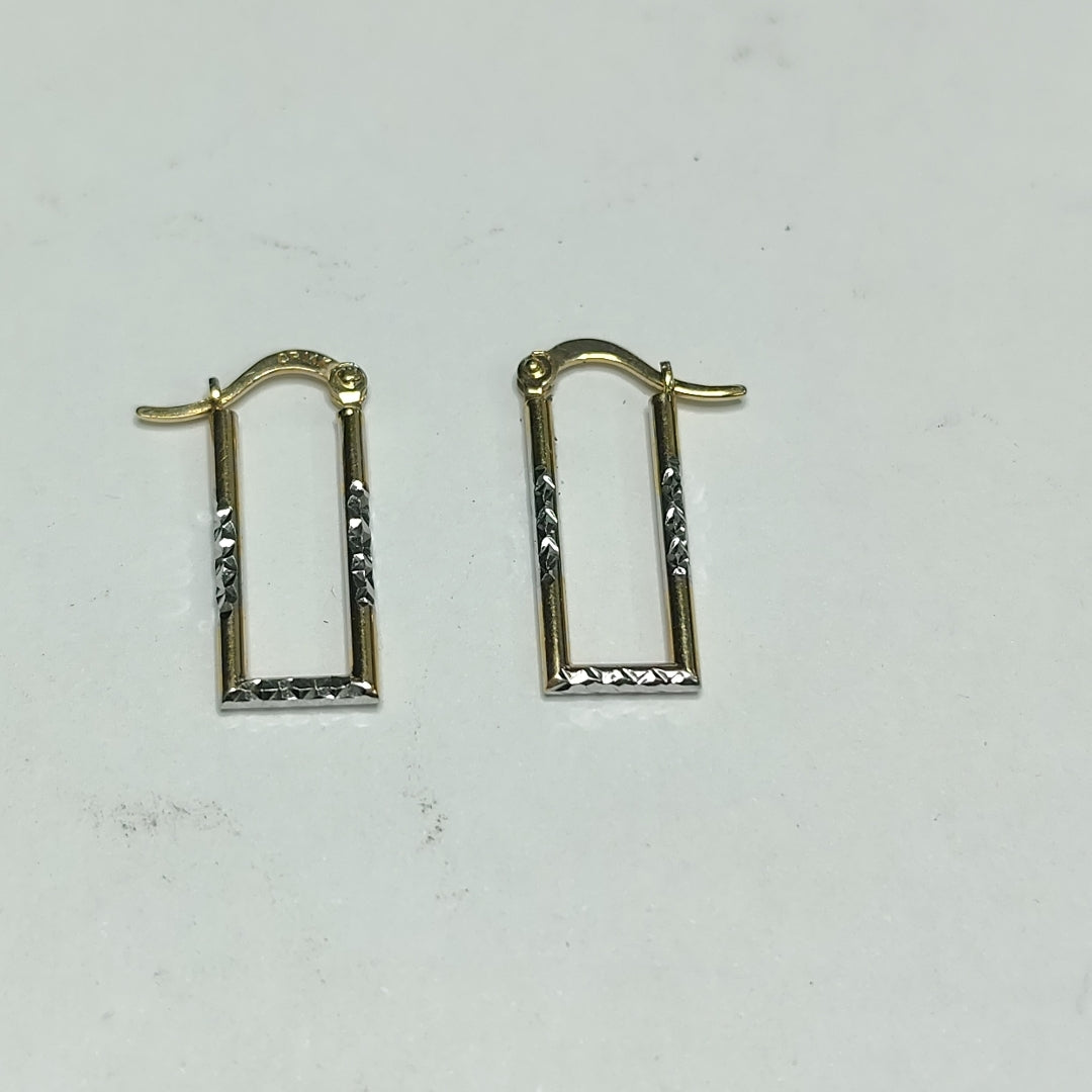 ARETES PAR ORO 14 K 0.9 GRMS (SEMINUEVO)
