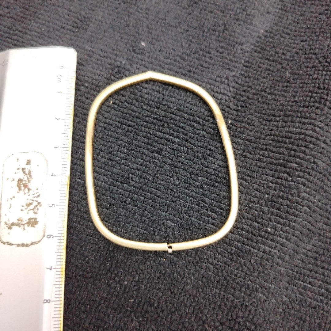 PULSERA RIGIDA ORO 10 K 4.4 GRMS (SEMINUEVO)