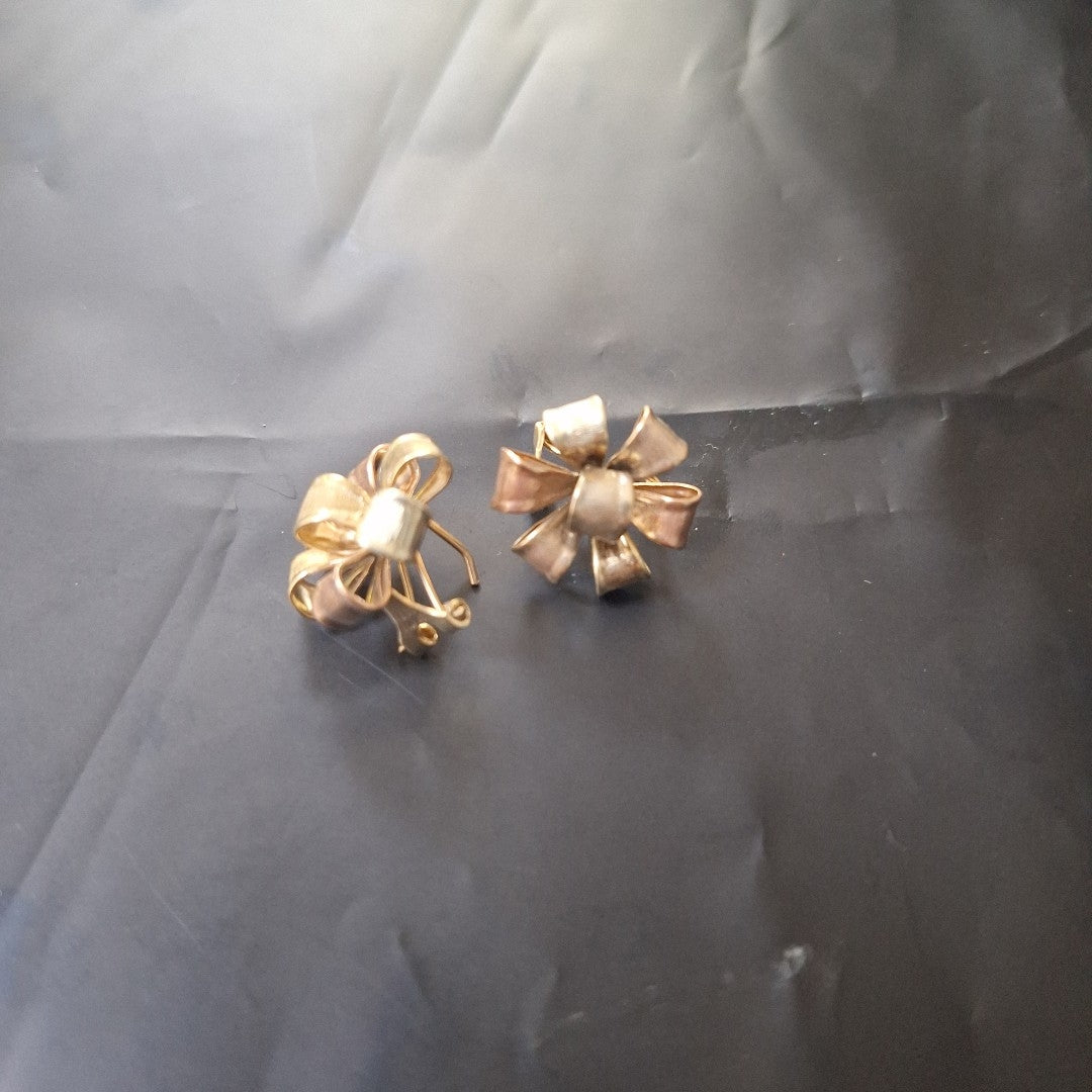 ARETES PAR ORO COMBINADO 10 K 4,10 GRMS (SEMINUEVO)